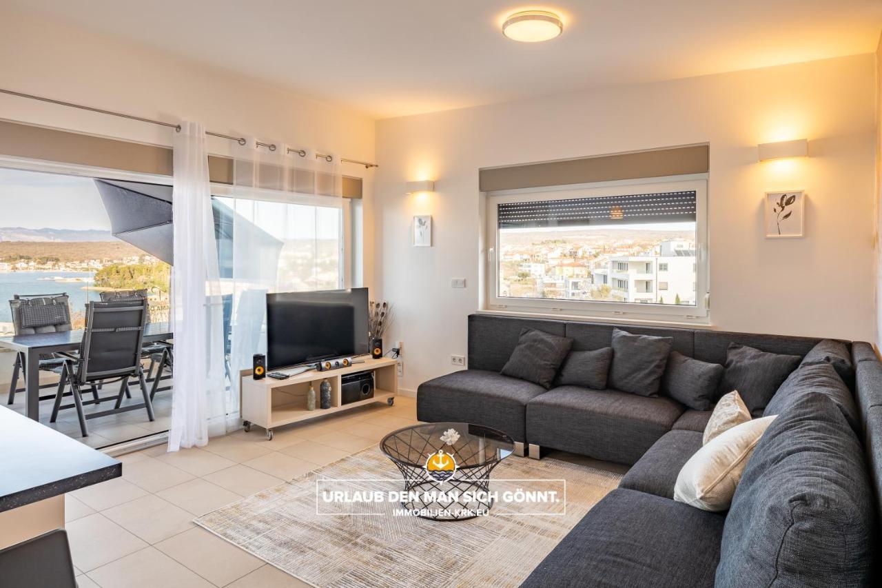 Penthouse Panorama Deluxe In Malinska Apartment Exterior photo